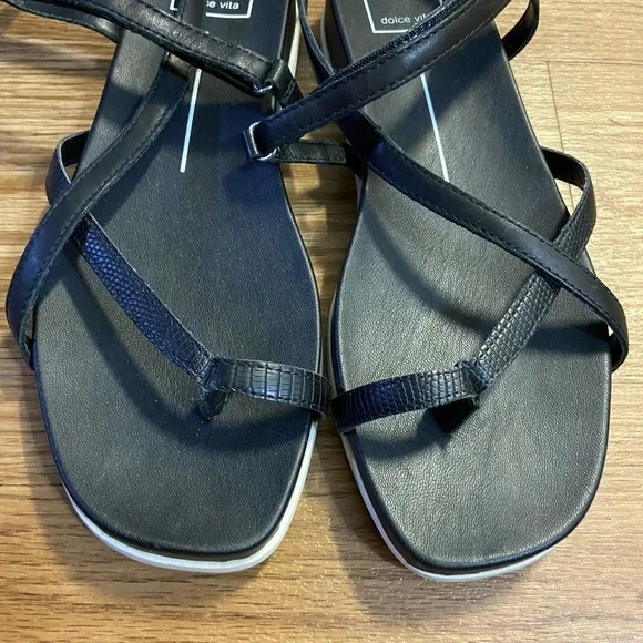 Dolce Vita Platform Sandal - Picture 8 of 10